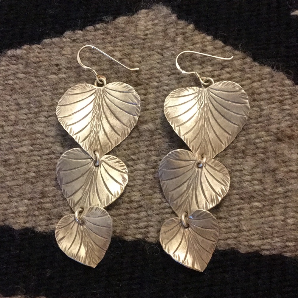 🌸 Silver leaf earrings